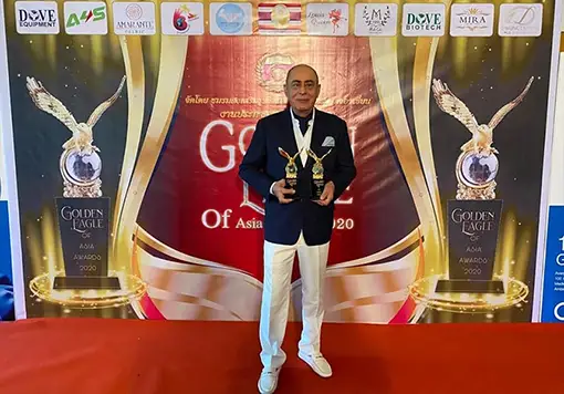 Mr Fillip Sharifi receiving Best Business Awards